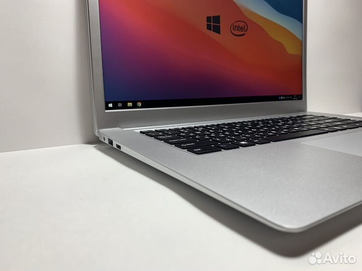 Ноутбук с витрины intel/4ядра/8gb/IPs/FullHD/NVMe