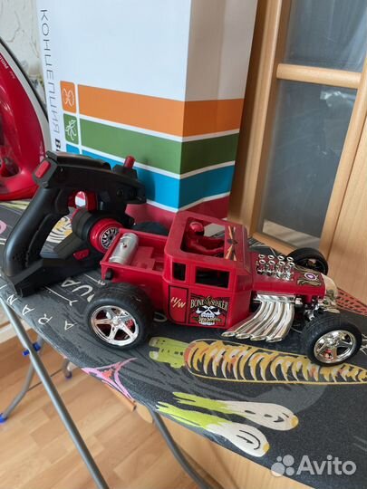 Машина на пульте управления Hotwheels