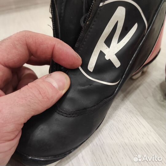 Продам лыжные ботинки