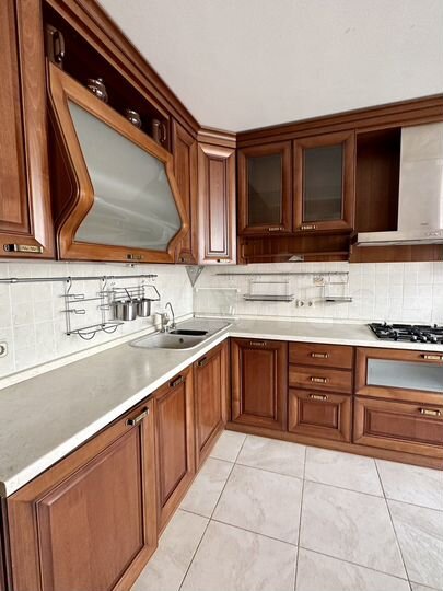 3-к. квартира, 90 м², 2/5 эт.