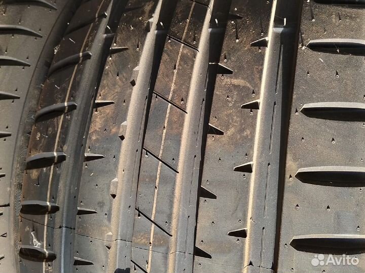 Powertrac Racing Pro 275/40 R19 105W