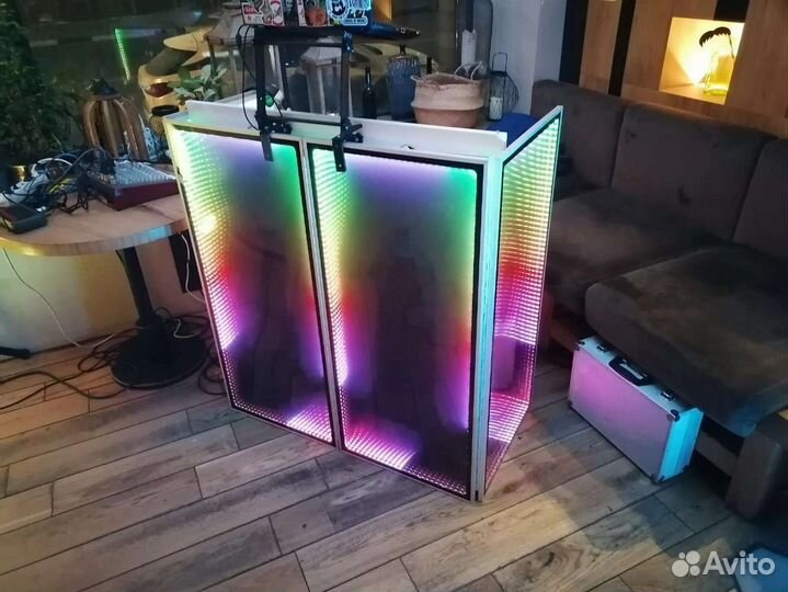 Диджей-Фасад стол