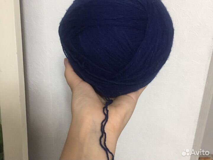 Пряжа синего цвета