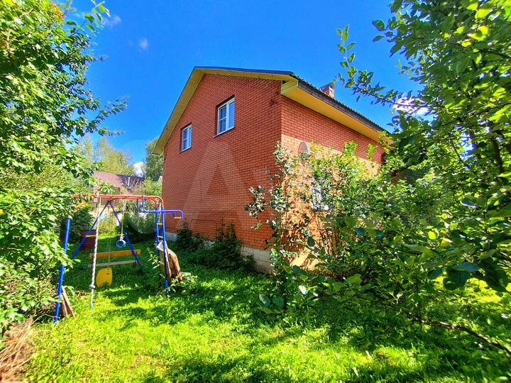 Дом 180 м² на участке 12 сот.