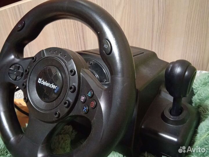 Игровой руль с педалями