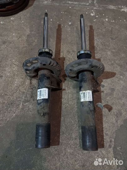 Передние стойки VW