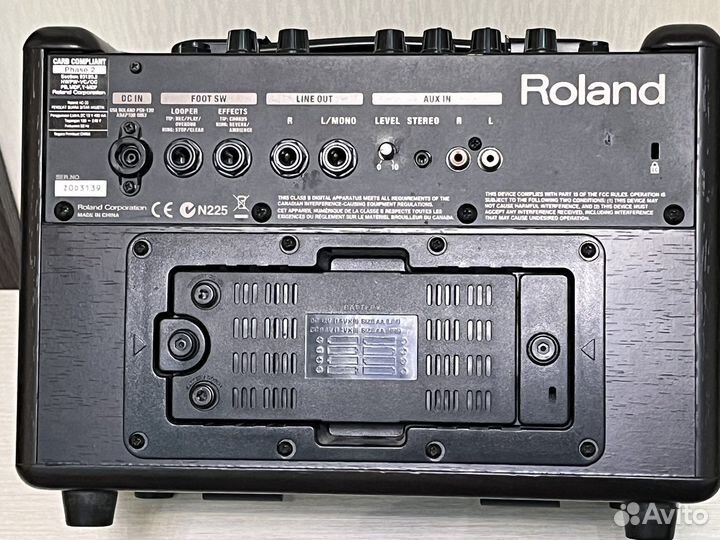Roland ac-33 гитарный вокальный комбик