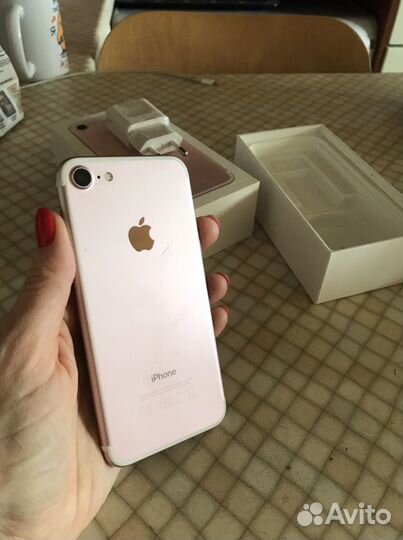 iPhone 7, 32 ГБ