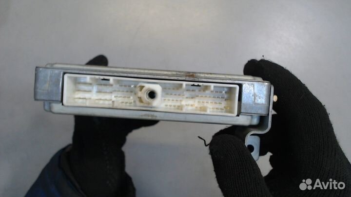 Блок управления двигателем Nissan Elgrand, 1997