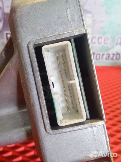 Электропривод двери Infiniti QX56