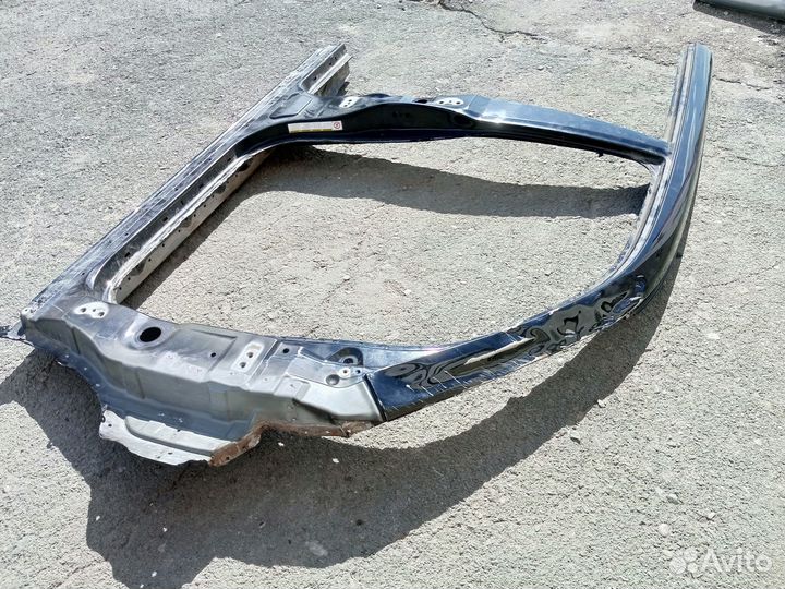 Часть кузова правая Toyota LC 200 2007-2015