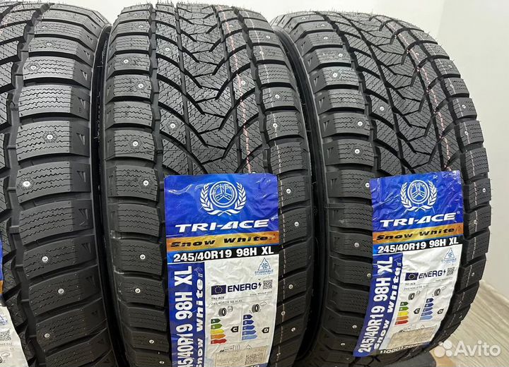 Tri Ace Snow White II 245/40 R19 и 275/35 R19 33J