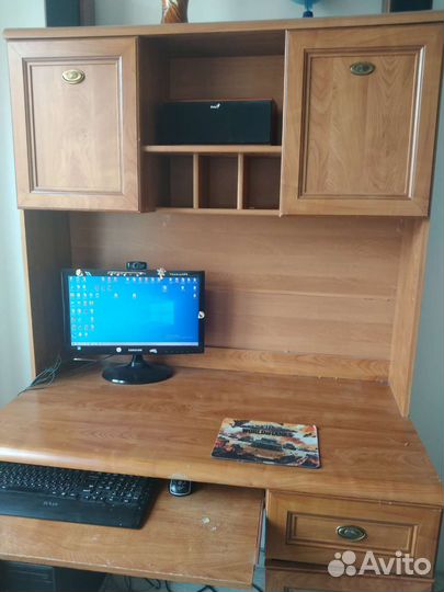 Компьютерный стол