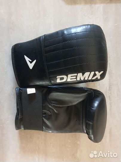 Боксерские перчатки