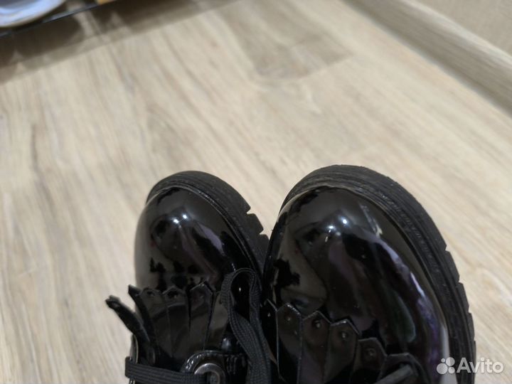 Продам обувь для девочки