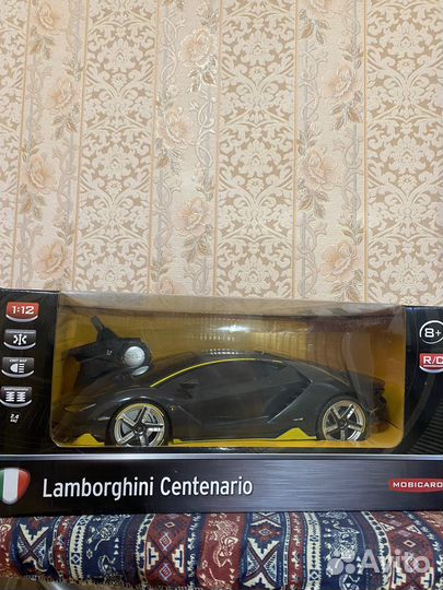 Большая машина для дрифта на радиоуправлении 1/12