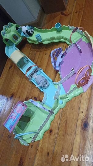 Фирменные игрушки пакетом