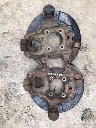 Nissan pathfinder r51 Кулак задний левый