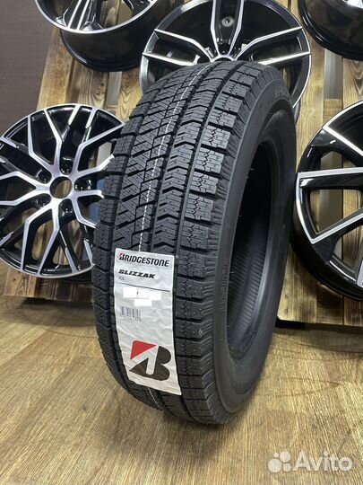 Bridgestone Blizzak Ice 225/45 R17 94S