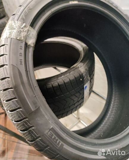 Pirelli Winter Sottozero 3 275/35 R19 96V