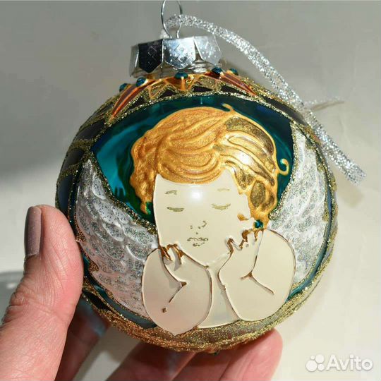 Елочные игрушки шарики