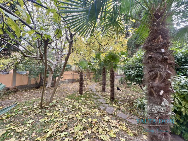 Дом 192,6 м² на участке 6 сот.