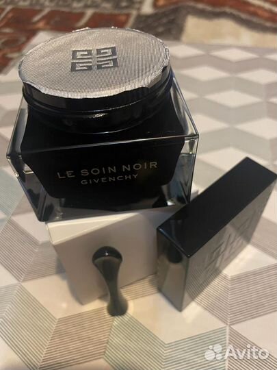 Крем для лица Givenchy Le Soin Noir 50 мл