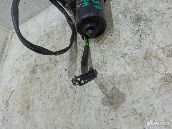 Моторчик стеклоочистителя передний