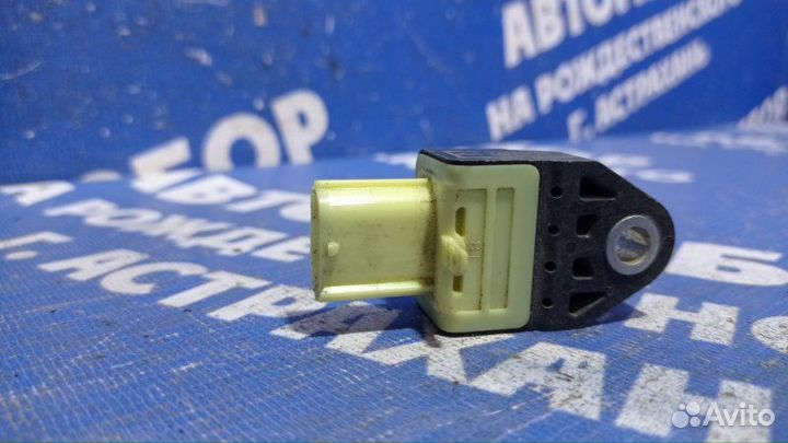 Датчик удара Toyota Camry 40 седан 2AZ-FE 2008