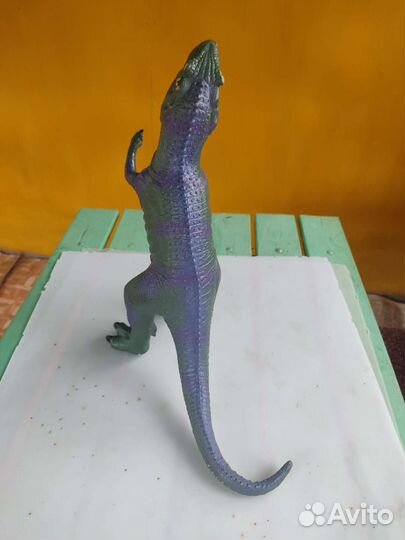 Динозавр Дракон