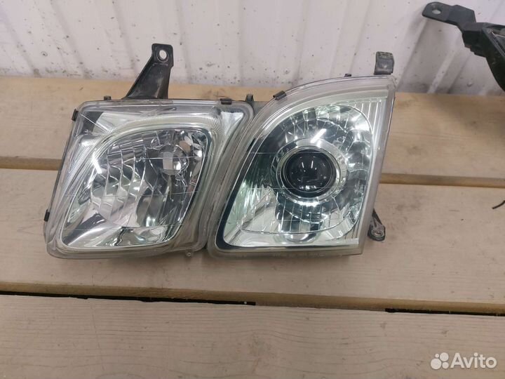 Фара левая Lexus LX 470 1998-2007