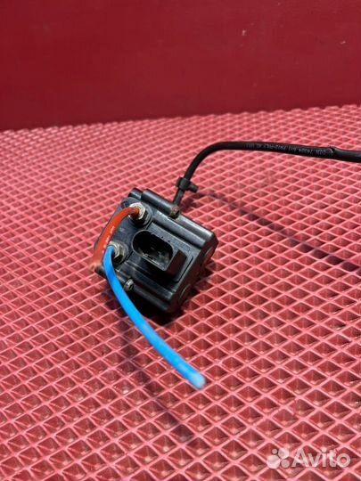 Блок клапанов пневмоподвески Bmw 7-Series F02