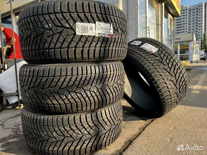 Yokohama BluEarth Winter V905 285/35 R21 и 325/30 R21 108V