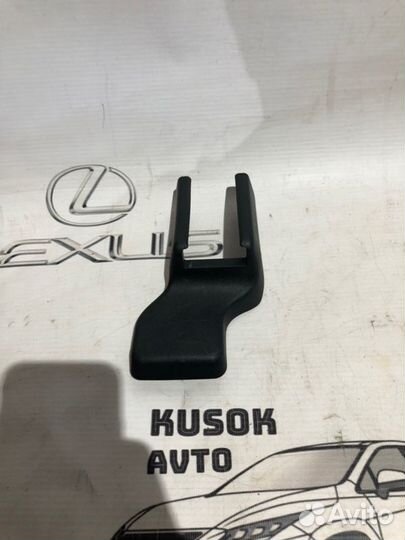 Заглушка крепления сиденья Lexus Rx 350 DBA-GGL10W