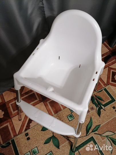 Стульчик для кормления IKEA с подножкой