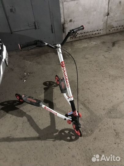 Продам иновационный трехколесный самокат Fliker Sp