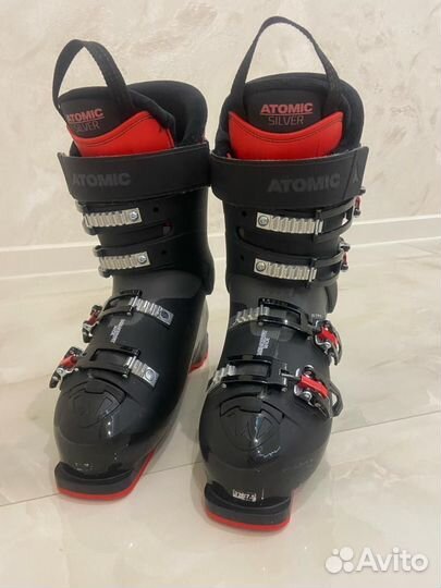 Горнолыжные ботинки atomic