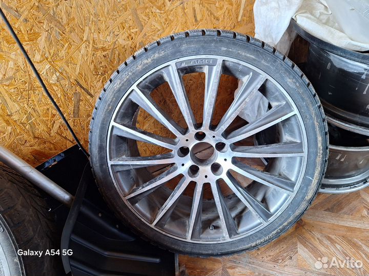 Triangle TH201 275/35 R20