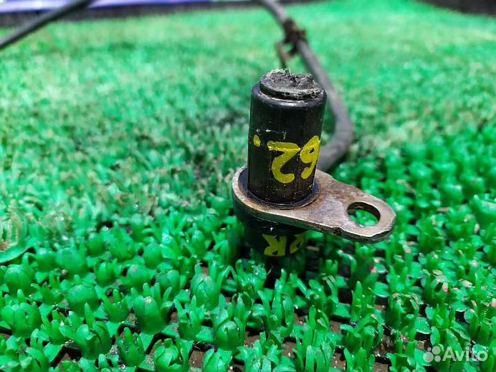 Датчик ABS задний правый Mitsubishi pajero IV