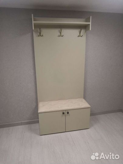 Вешалка в прихожую