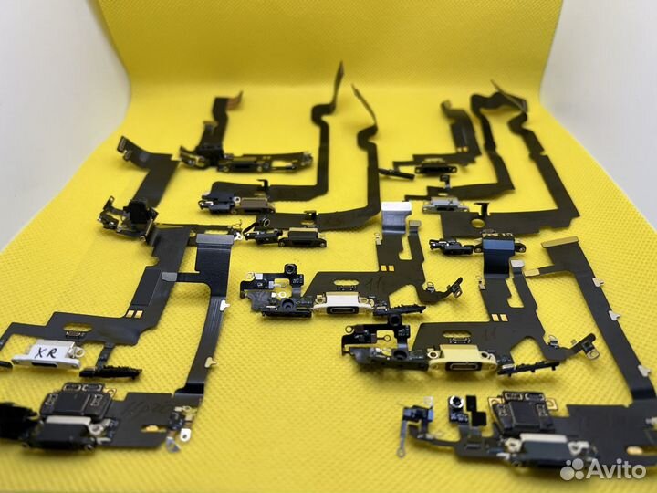 Шлейф зарядки на iPhone