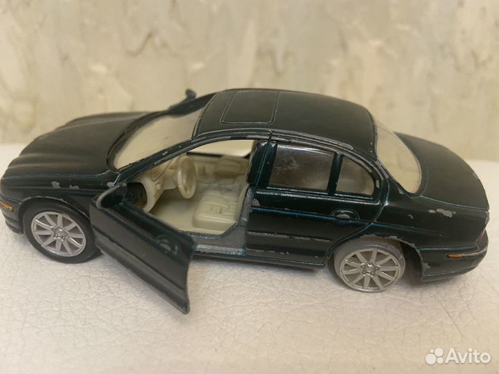 Модель автомобиля Jaguar S-type от Welli