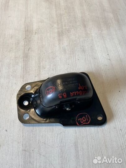 Кронштейн рычага задний правый Skoda Octavia A5