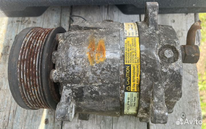 Компрессор кондиционера Volkswagen Passat B4(3А)