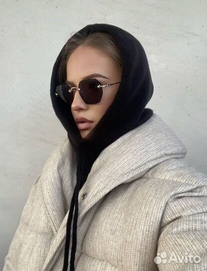 Капор женский вязаный