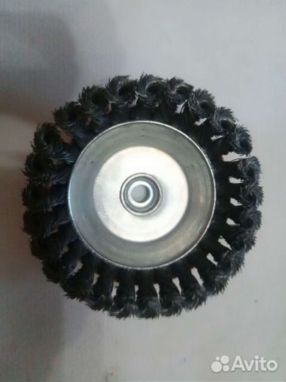 Щётка - крацовка для ушм чашка