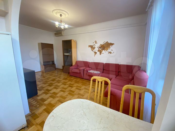 3-к. квартира, 65 м², 2/4 эт.