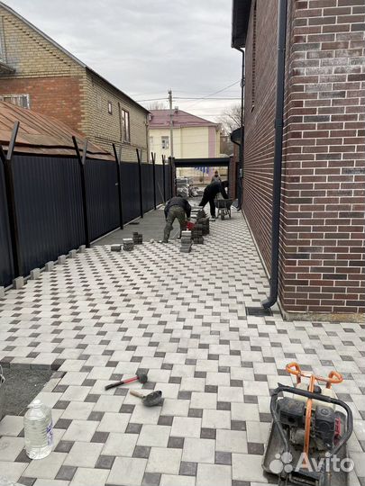 Мастера,подсобные работники на тротуарную плитку