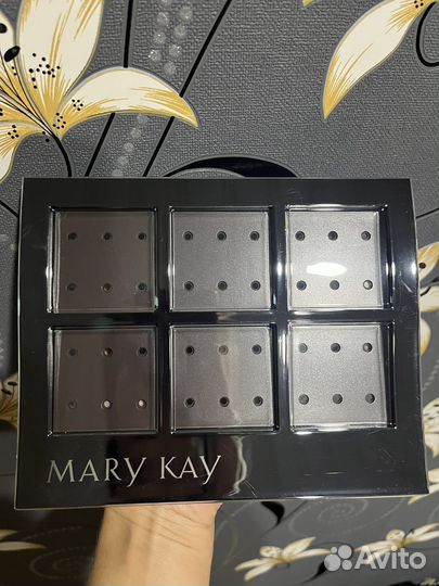 Палетка магнитная для теней Mary Kay