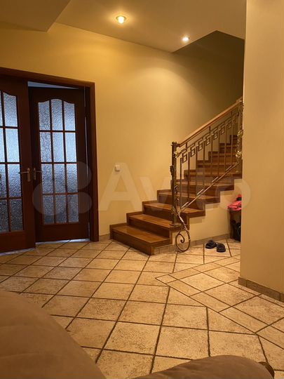 4-к. квартира, 166 м², 1/5 эт.